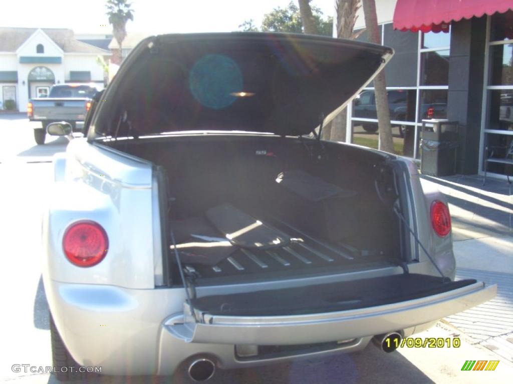 2005 Chevrolet SSR Standard SSR Model Trunk Photo #39540642