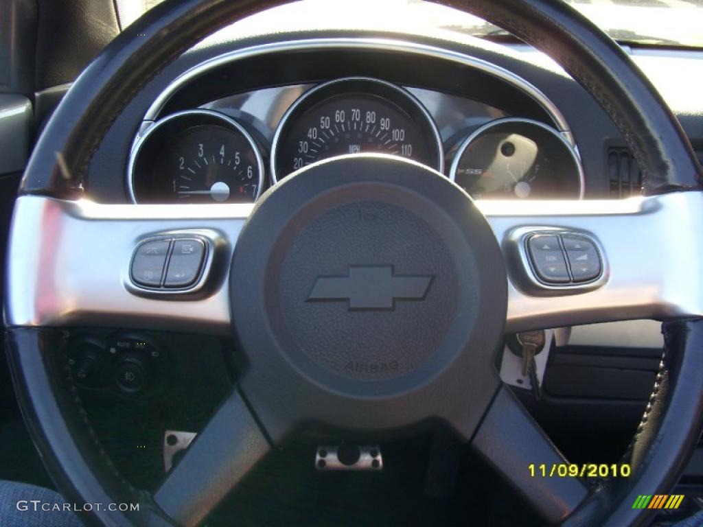 2005 Chevrolet SSR Standard SSR Model Ebony Black Steering Wheel Photo #39540874