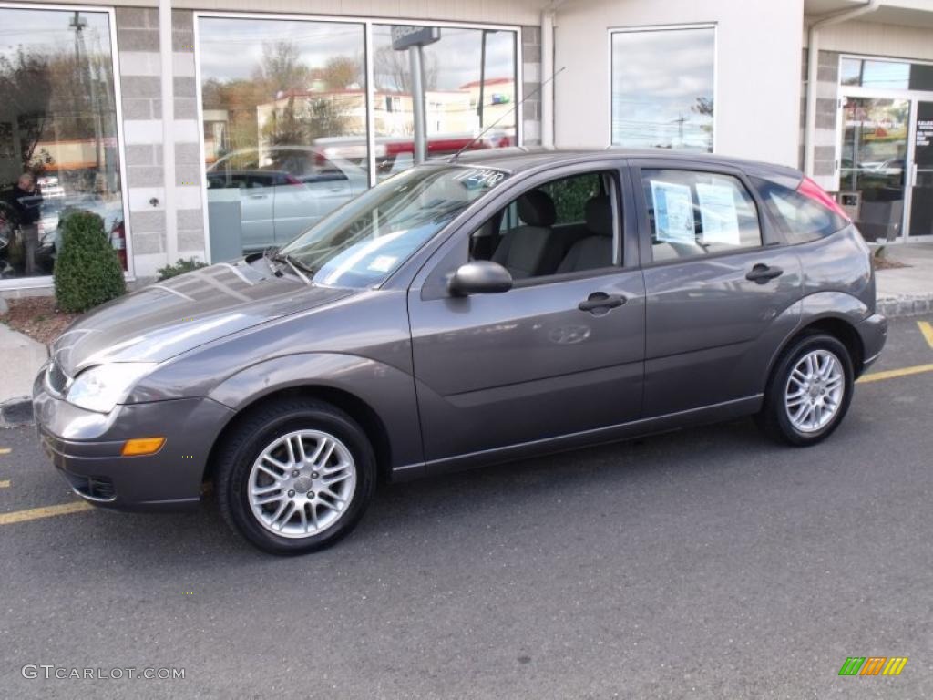 Liquid Grey Metallic 2005 Ford Focus ZX5 SE Hatchback Exterior Photo #39544194