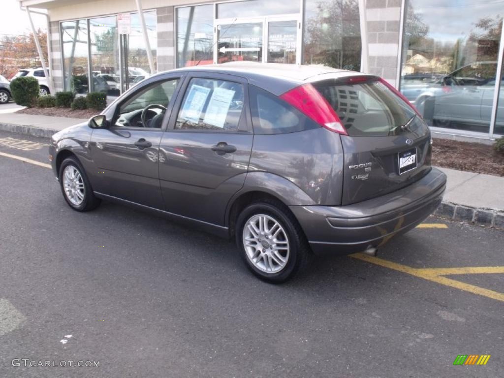 Liquid Grey Metallic 2005 Ford Focus ZX5 SE Hatchback Exterior Photo #39544226