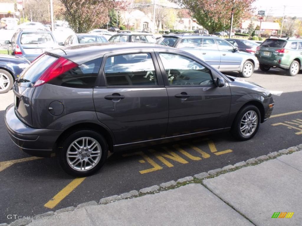 Liquid Grey Metallic 2005 Ford Focus ZX5 SE Hatchback Exterior Photo #39544286