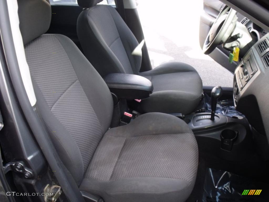 Dark Flint/Light Flint Interior 2005 Ford Focus ZX5 SE Hatchback Photo #39544386