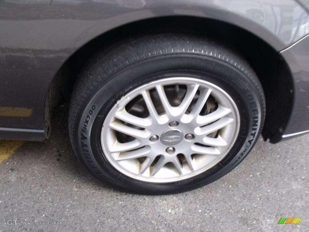 2005 Ford Focus ZX5 SE Hatchback Wheel Photo #39544522