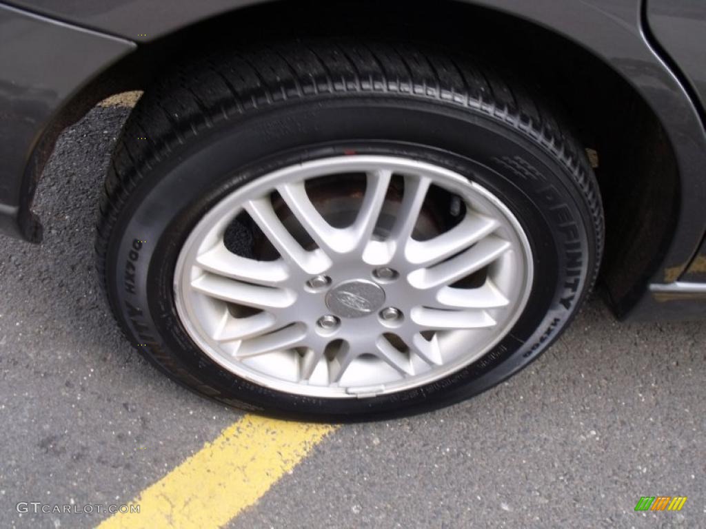 2005 Ford Focus ZX5 SE Hatchback Wheel Photo #39544538