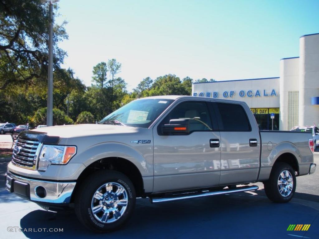 2010 F150 XLT SuperCrew - Pueblo Gold Metallic / Tan photo #1