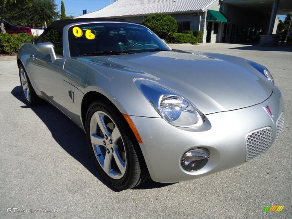 2006 Solstice Roadster - Cool Silver / Steel/Sand photo #11