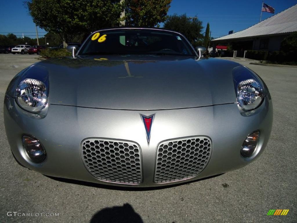2006 Solstice Roadster - Cool Silver / Steel/Sand photo #15