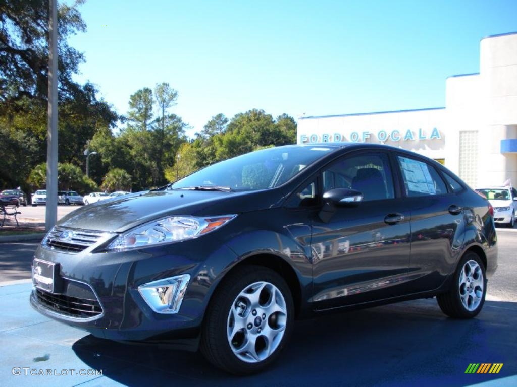 2011 Fiesta SEL Sedan - Monterey Grey Metallic / Charcoal Black/Blue Cloth photo #1