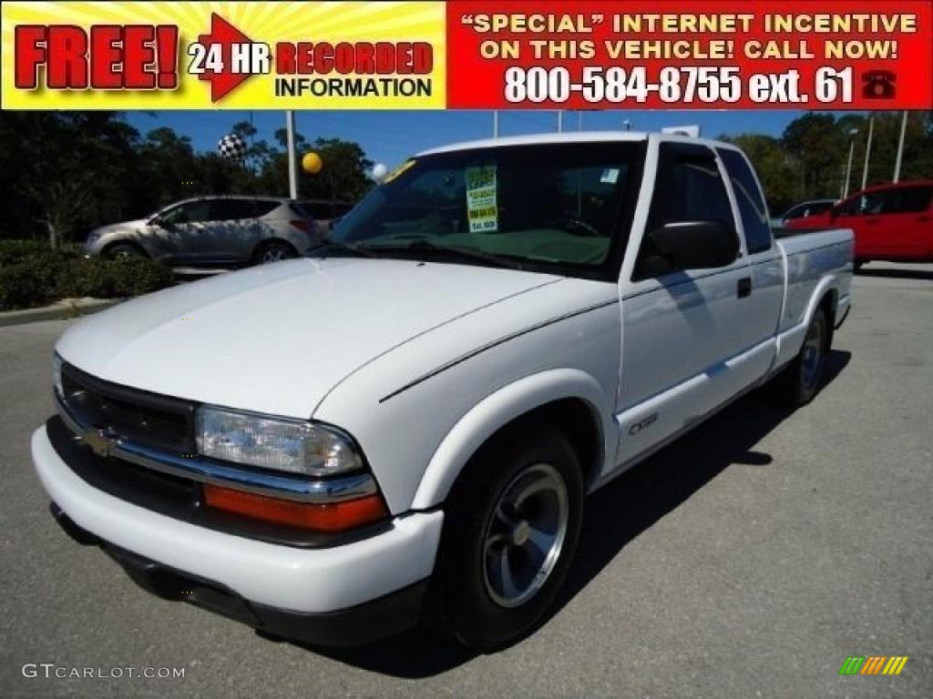 2003 S10 LS Extended Cab - Summit White / Medium Gray photo #1