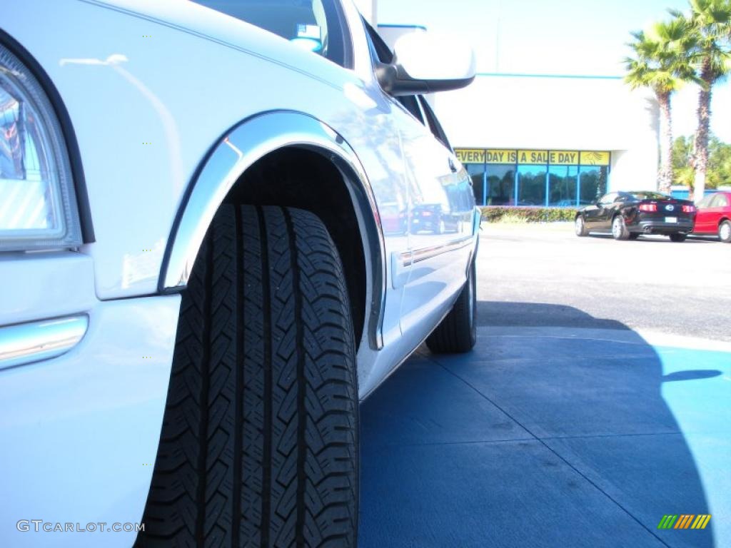 2006 Grand Marquis LS - Vibrant White / Medium Light Stone photo #10