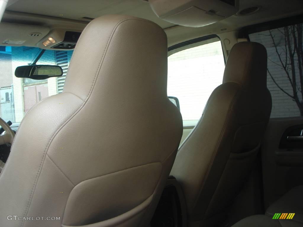 2003 Expedition Eddie Bauer 4x4 - Oxford White / Medium Parchment photo #7