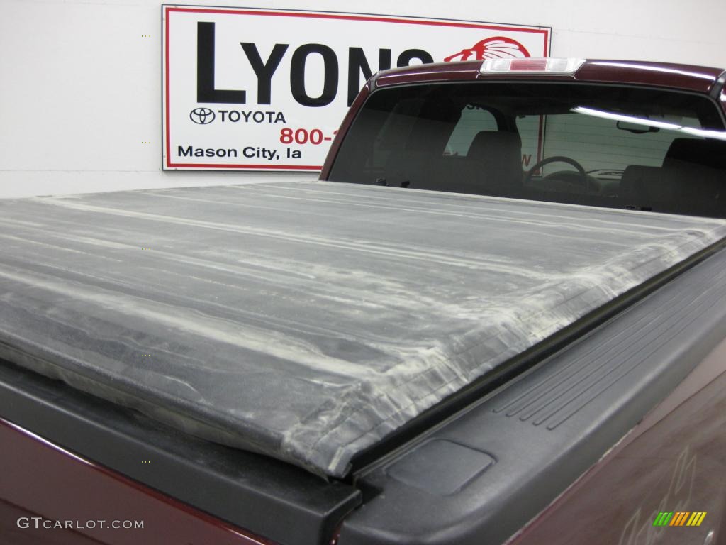 2005 F150 Lariat SuperCab 4x4 - Dark Toreador Red Metallic / Tan photo #40