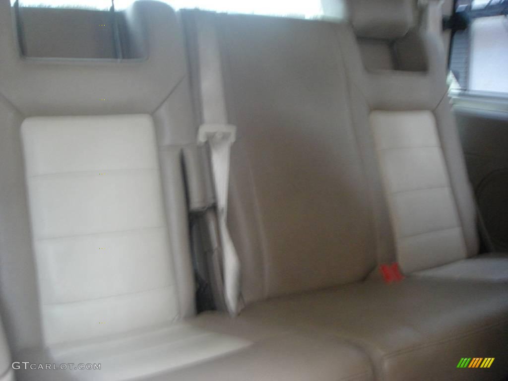 2003 Expedition Eddie Bauer 4x4 - Oxford White / Medium Parchment photo #12