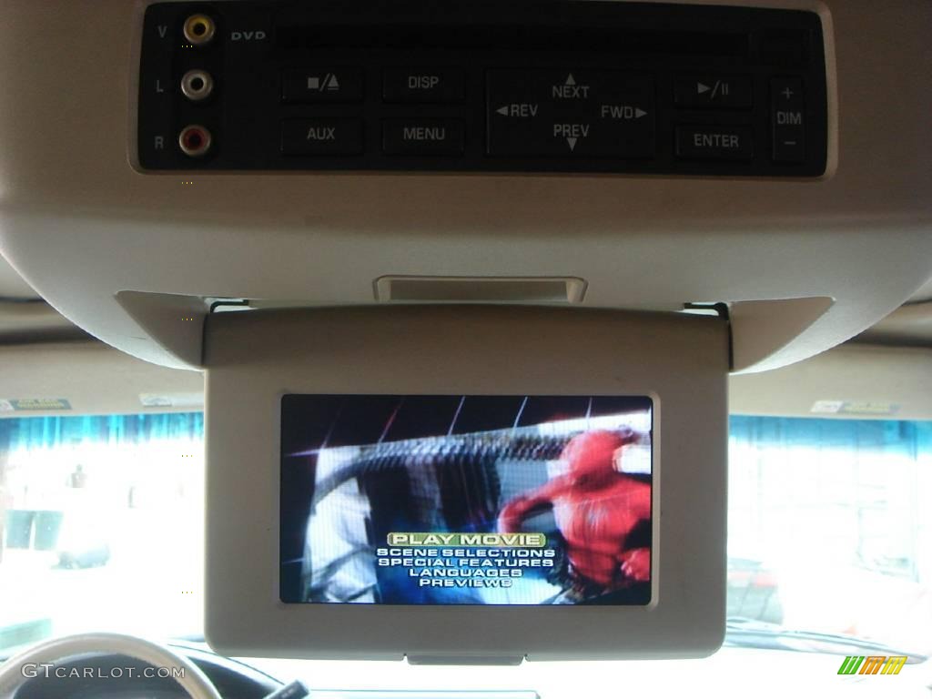 2003 Expedition Eddie Bauer 4x4 - Oxford White / Medium Parchment photo #20