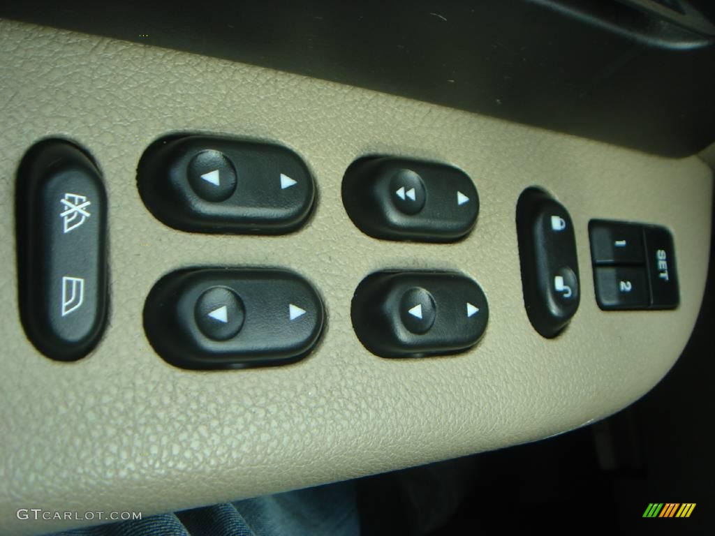 2003 Expedition Eddie Bauer 4x4 - Oxford White / Medium Parchment photo #28