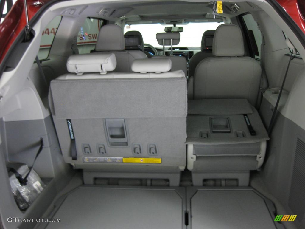 2011 Sienna XLE - Salsa Red Pearl / Light Gray photo #3