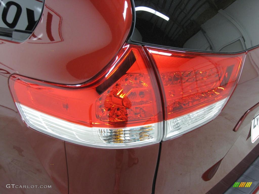 2011 Sienna XLE - Salsa Red Pearl / Light Gray photo #5