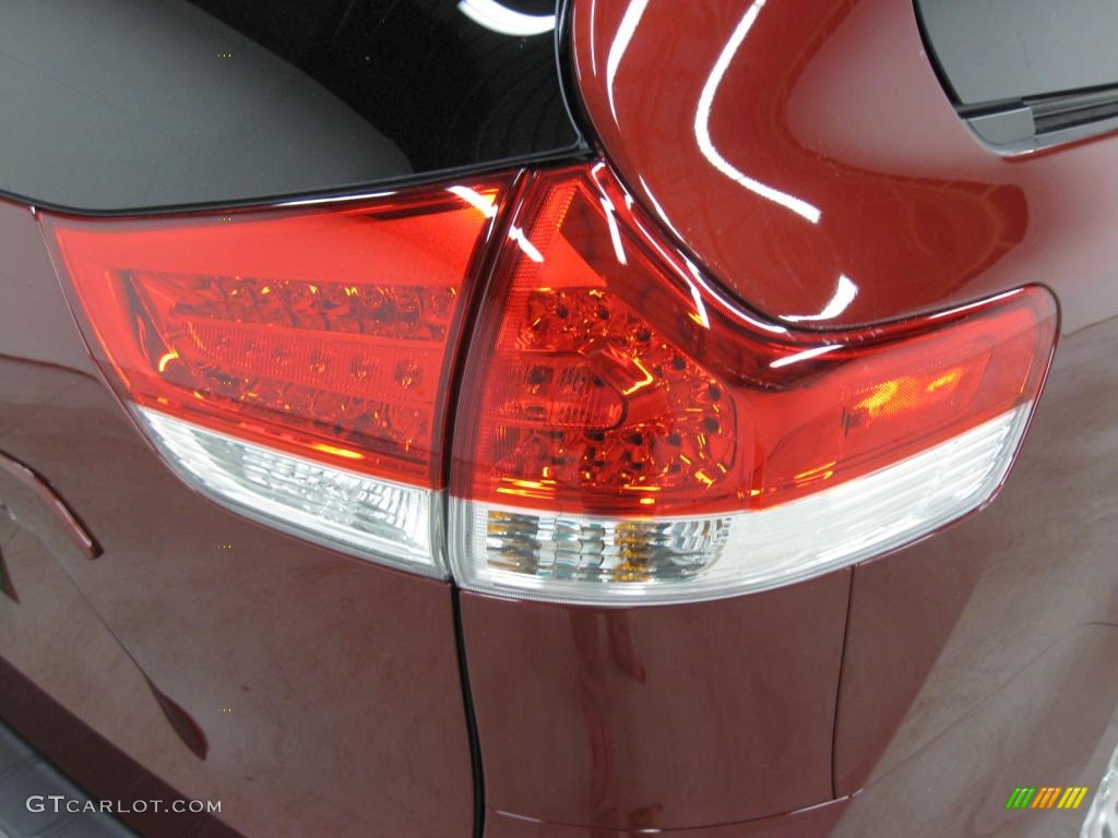 2011 Sienna XLE - Salsa Red Pearl / Light Gray photo #6