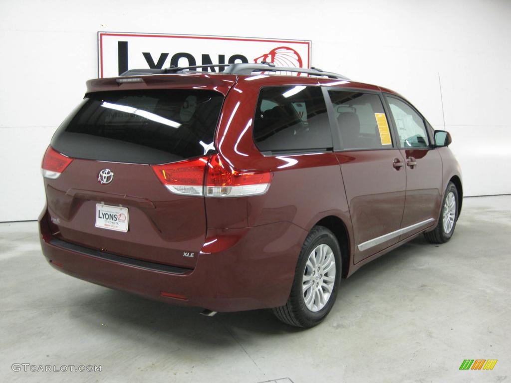 2011 Sienna XLE - Salsa Red Pearl / Light Gray photo #13
