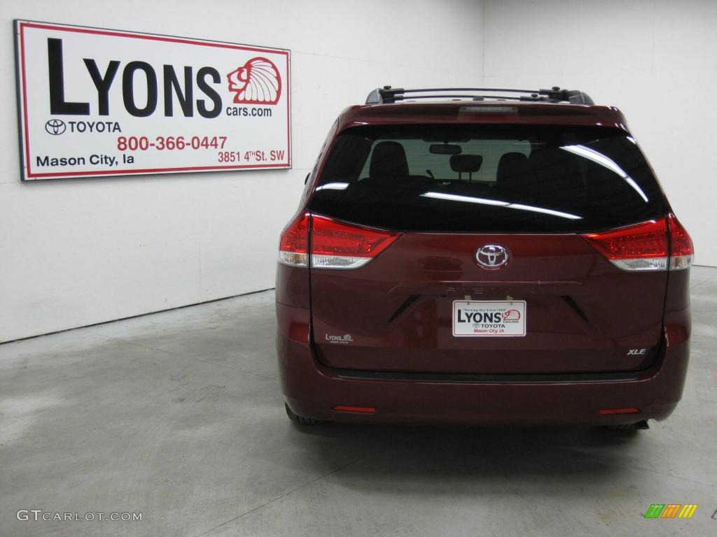 2011 Sienna XLE - Salsa Red Pearl / Light Gray photo #14
