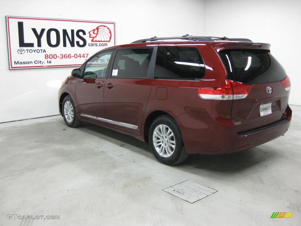 2011 Sienna XLE - Salsa Red Pearl / Light Gray photo #15