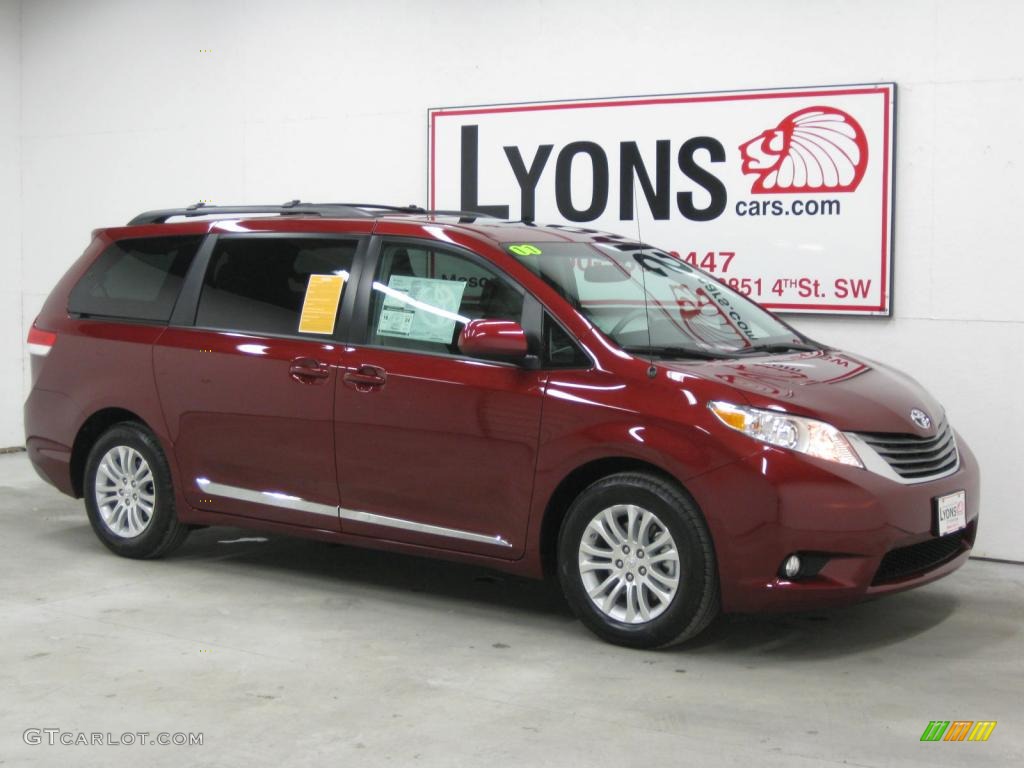 2011 Sienna XLE - Salsa Red Pearl / Light Gray photo #20