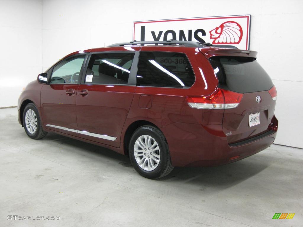 2011 Sienna XLE - Salsa Red Pearl / Light Gray photo #30