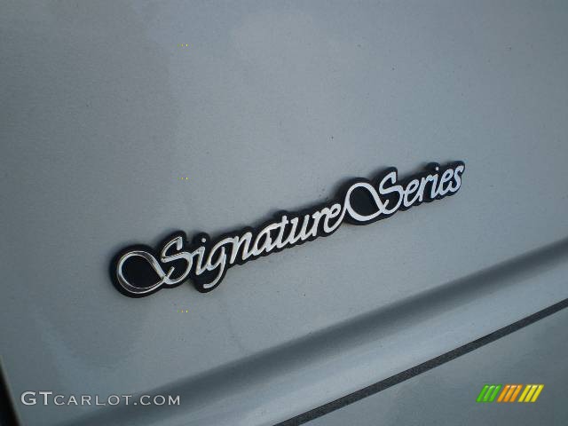 2000 Town Car Signature - Silver Frost Metallic / Light Graphite photo #10