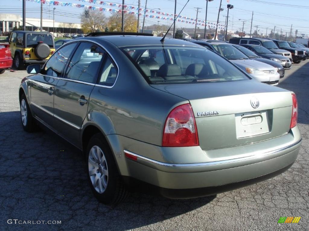 Fresco Green Metallic 2003 Volkswagen Passat GLS Sedan Exterior Photo #39565344