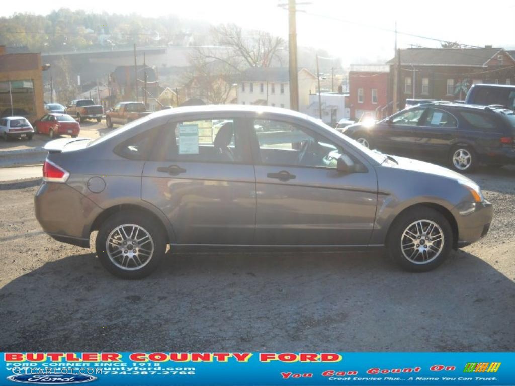 2011 Focus SE Sedan - Sterling Gray Metallic / Charcoal Black photo #2