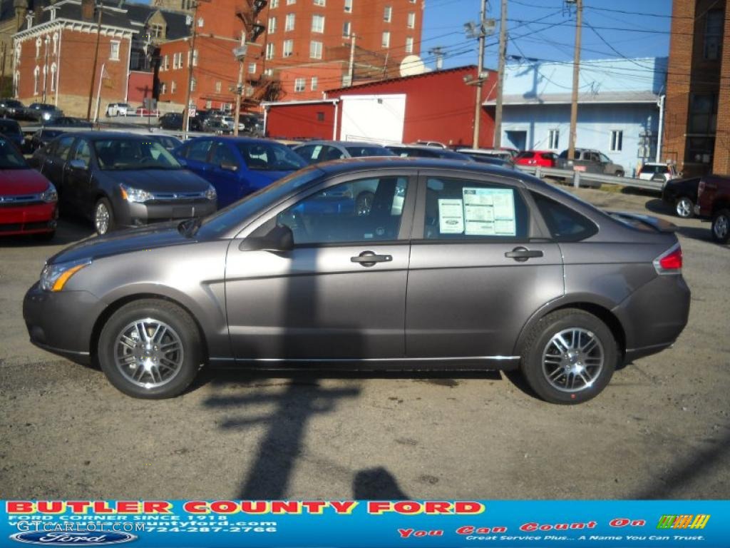 2011 Focus SE Sedan - Sterling Gray Metallic / Charcoal Black photo #6