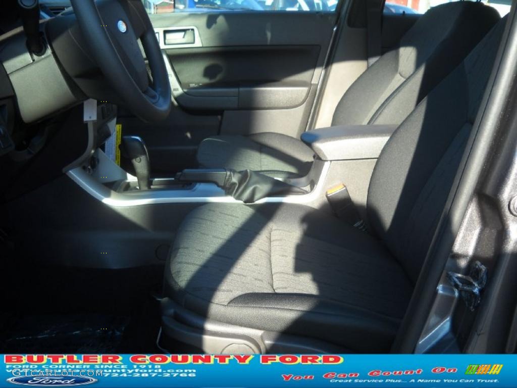 2011 Focus SE Sedan - Sterling Gray Metallic / Charcoal Black photo #9