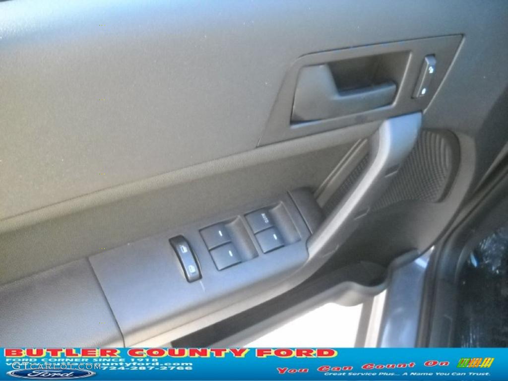 2011 Focus SE Sedan - Sterling Gray Metallic / Charcoal Black photo #21