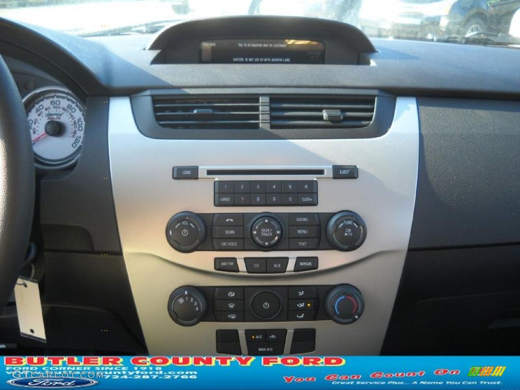 2011 Focus SE Sedan - Sterling Gray Metallic / Charcoal Black photo #22