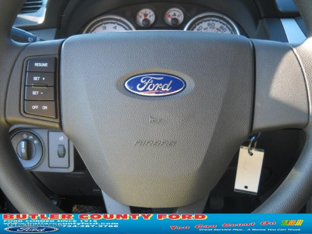2011 Focus SE Sedan - Sterling Gray Metallic / Charcoal Black photo #24