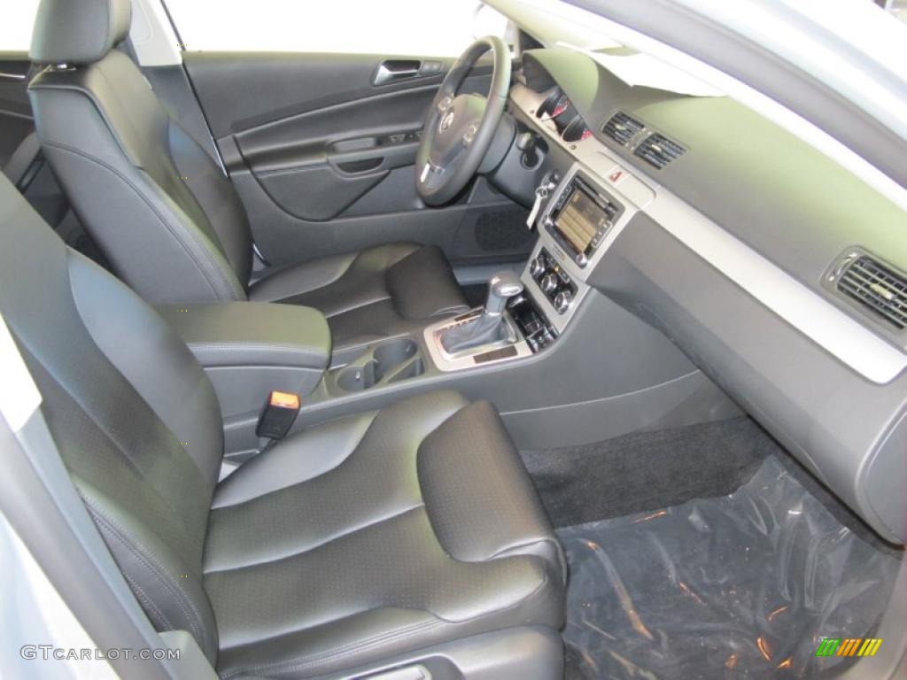 2010 Passat Komfort Sedan - Reflex Silver Metallic / Black photo #10