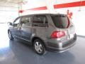 Meteor Gray Metallic - Routan SE Photo No. 2