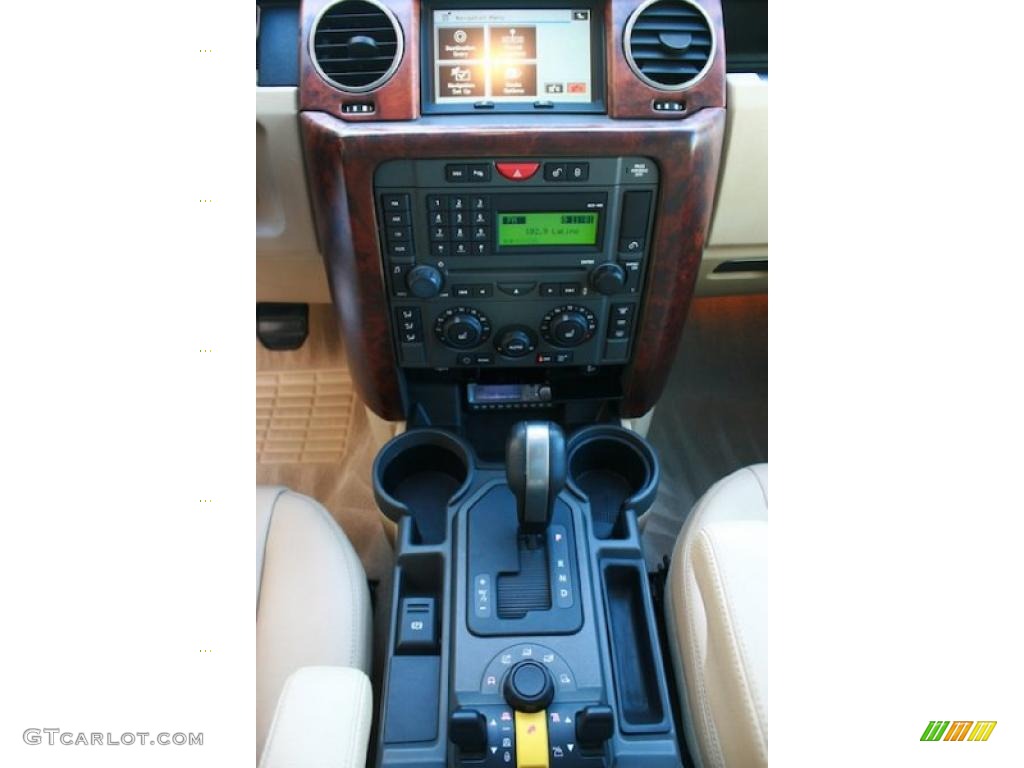 2005 Land Rover LR3 V8 HSE Controls Photo #39569463