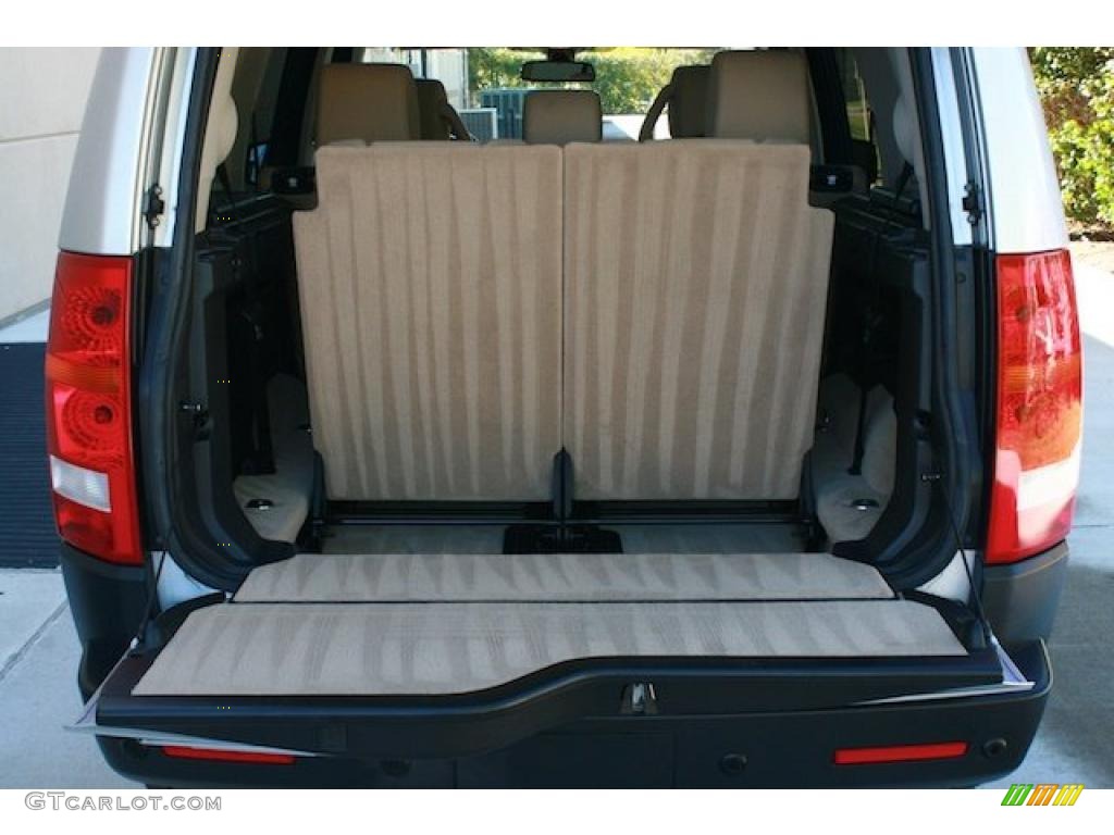 2005 Land Rover LR3 V8 HSE Trunk Photo #39569563