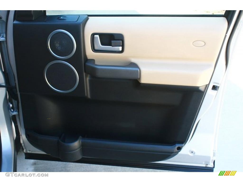 2005 Land Rover LR3 V8 HSE Alpaca Beige Door Panel Photo #39569759