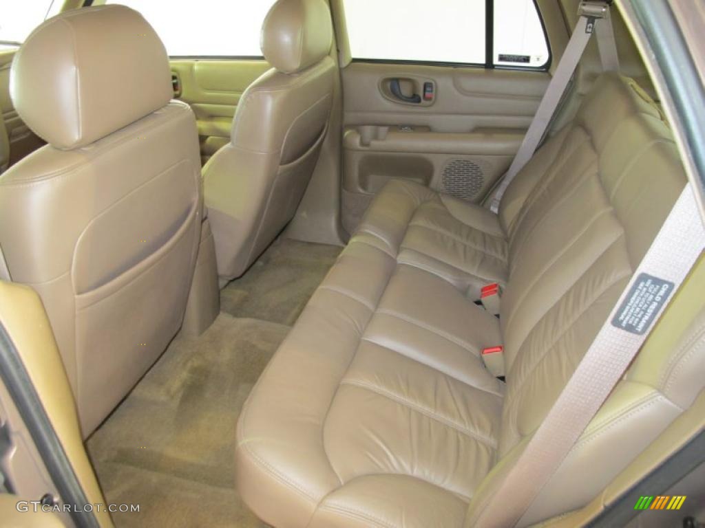Beige Interior 1998 Chevrolet Blazer LS 4x4 Photo #39570961