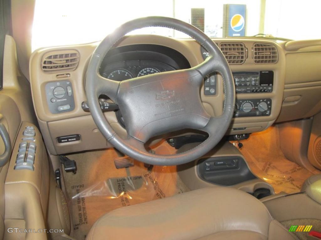 1998 Chevrolet Blazer LS 4x4 Beige Steering Wheel Photo #39570979