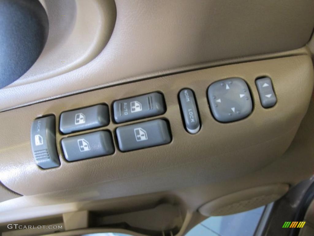 1998 Chevrolet Blazer LS 4x4 Controls Photo #39570995