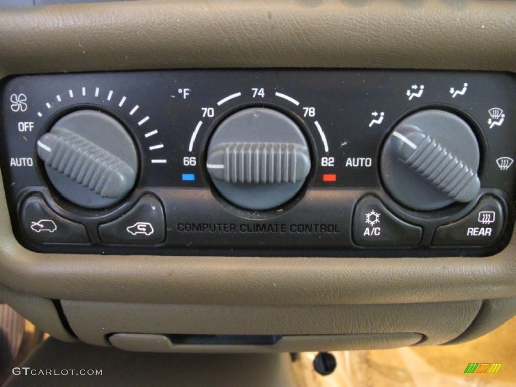 1998 Chevrolet Blazer LS 4x4 Controls Photo #39571067