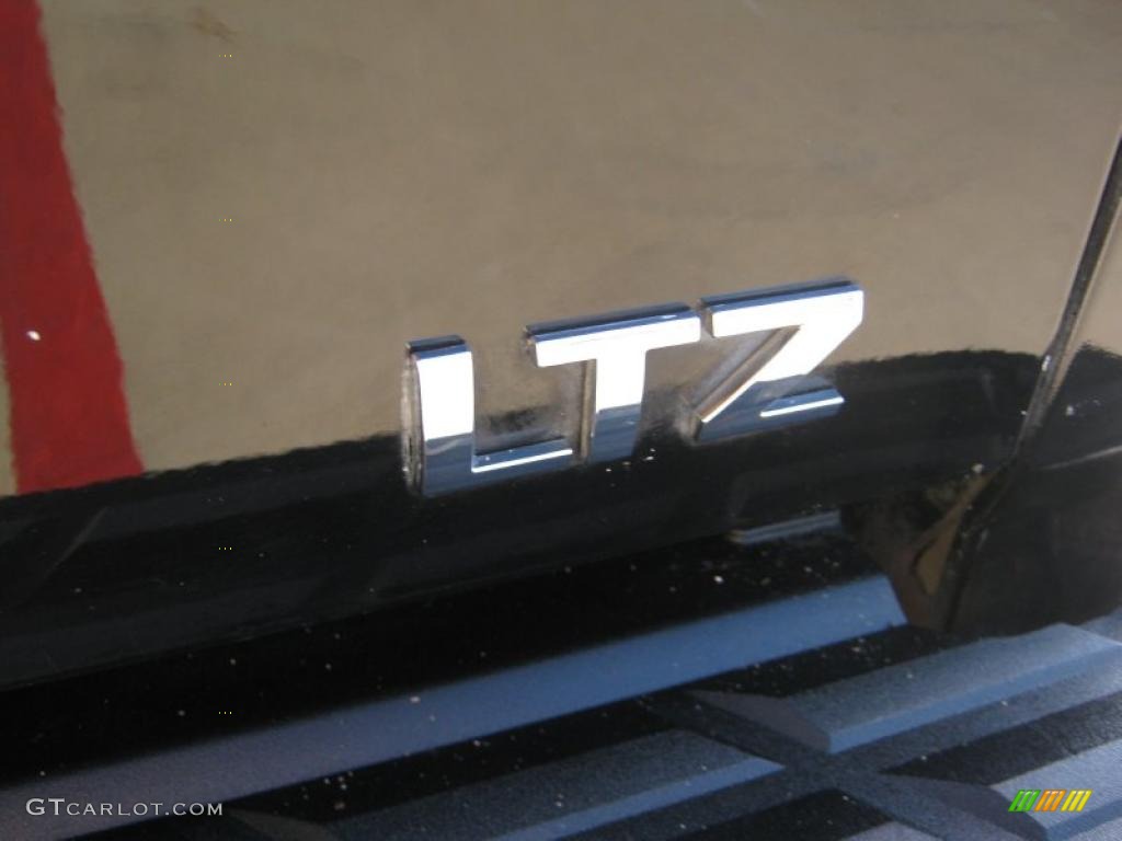 2007 Chevrolet Silverado 1500 LTZ Crew Cab 4x4 Marks and Logos Photo #39573752