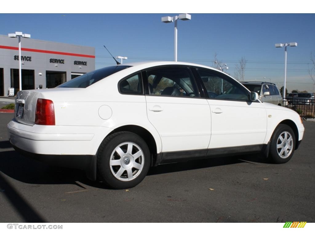 2000 Passat GLS 1.8T Sedan - Candy White / Black photo #2