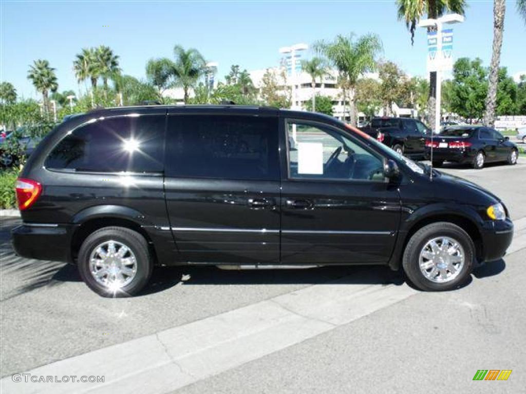 Brilliant Black Crystal Pearl 2007 Chrysler Town & Country Limited Exterior Photo #39576685