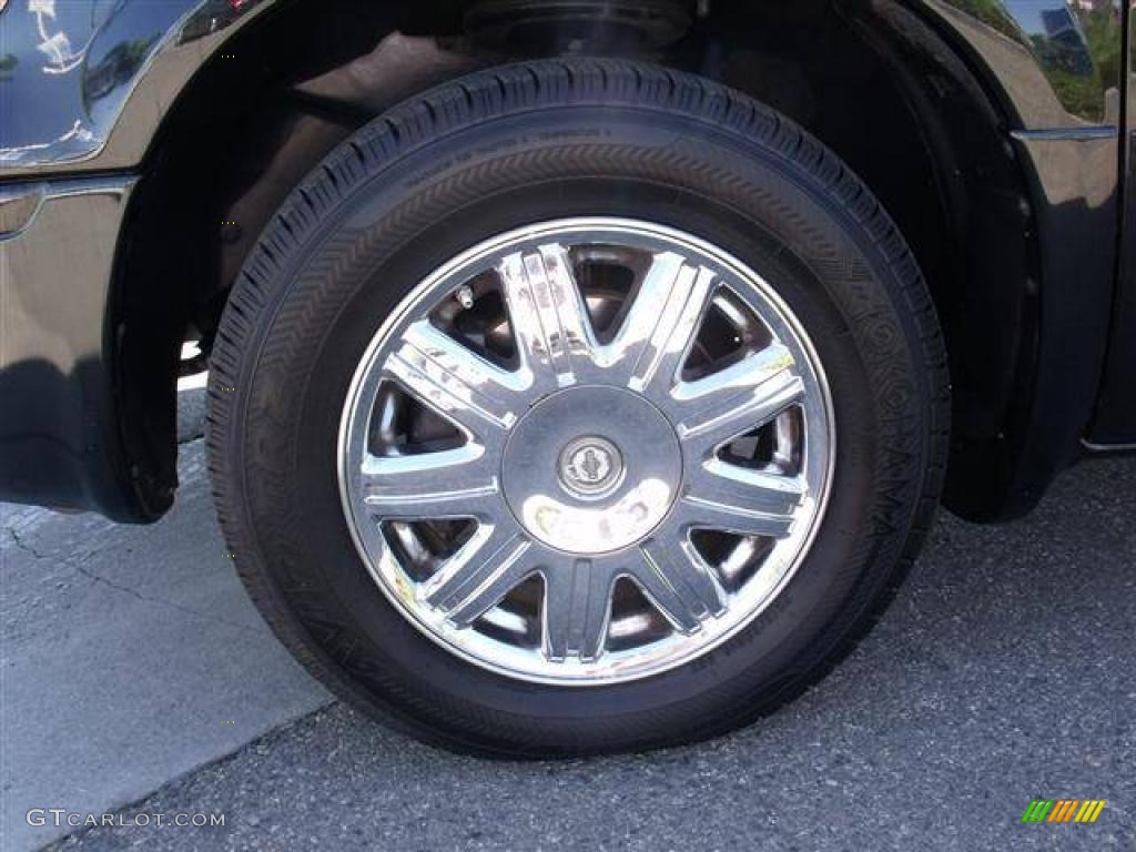2007 Chrysler Town & Country Limited Wheel Photo #39576701