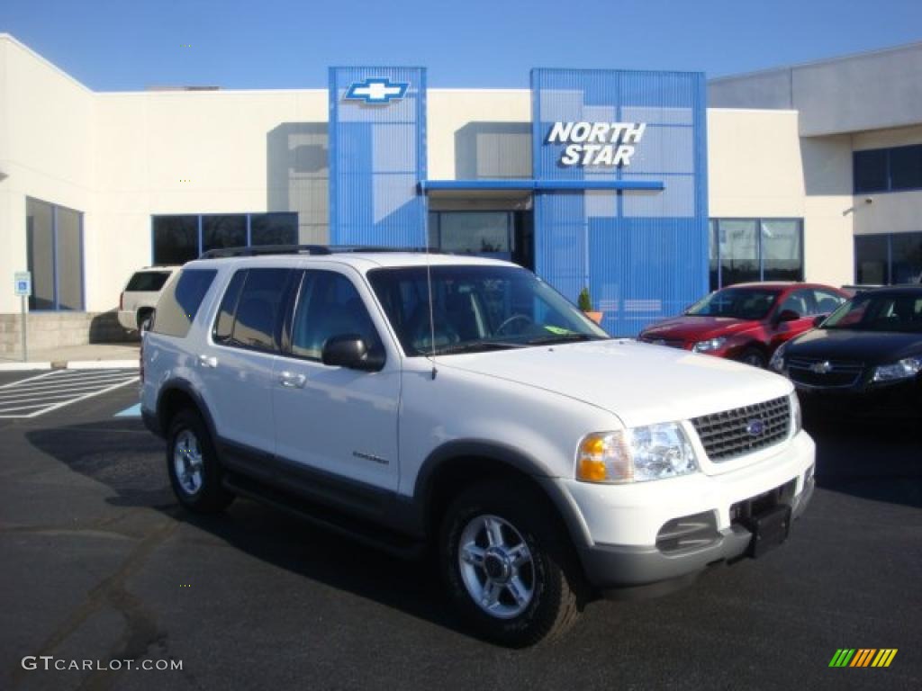 2002 Explorer XLT 4x4 - Oxford White / Graphite photo #1