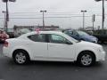 Stone White - Avenger SXT Photo No. 15
